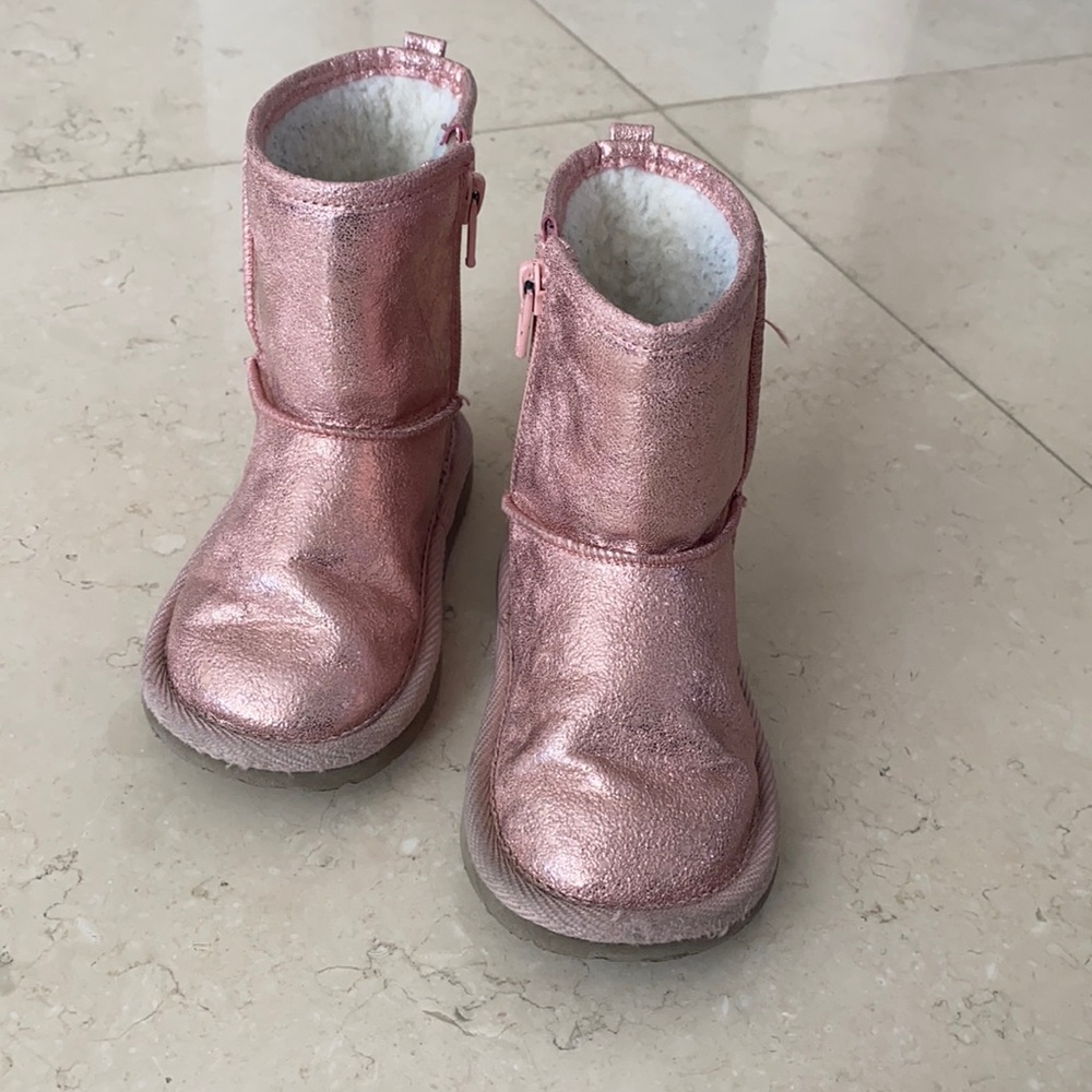 Gap booties size 9 pink